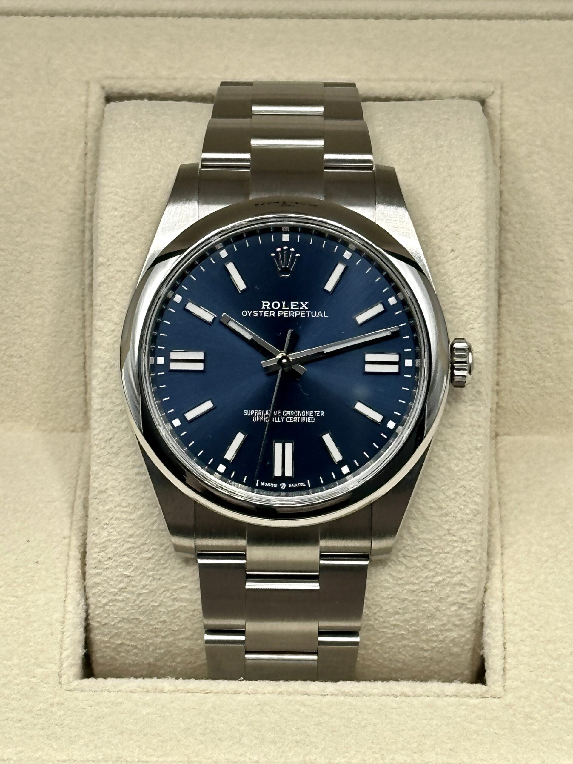 8C27F135-9815-4AB2-8394-D170348F8F7F.jpg 2022 Rolex Oyster Perpetual 41mm 124300 Blue Dial