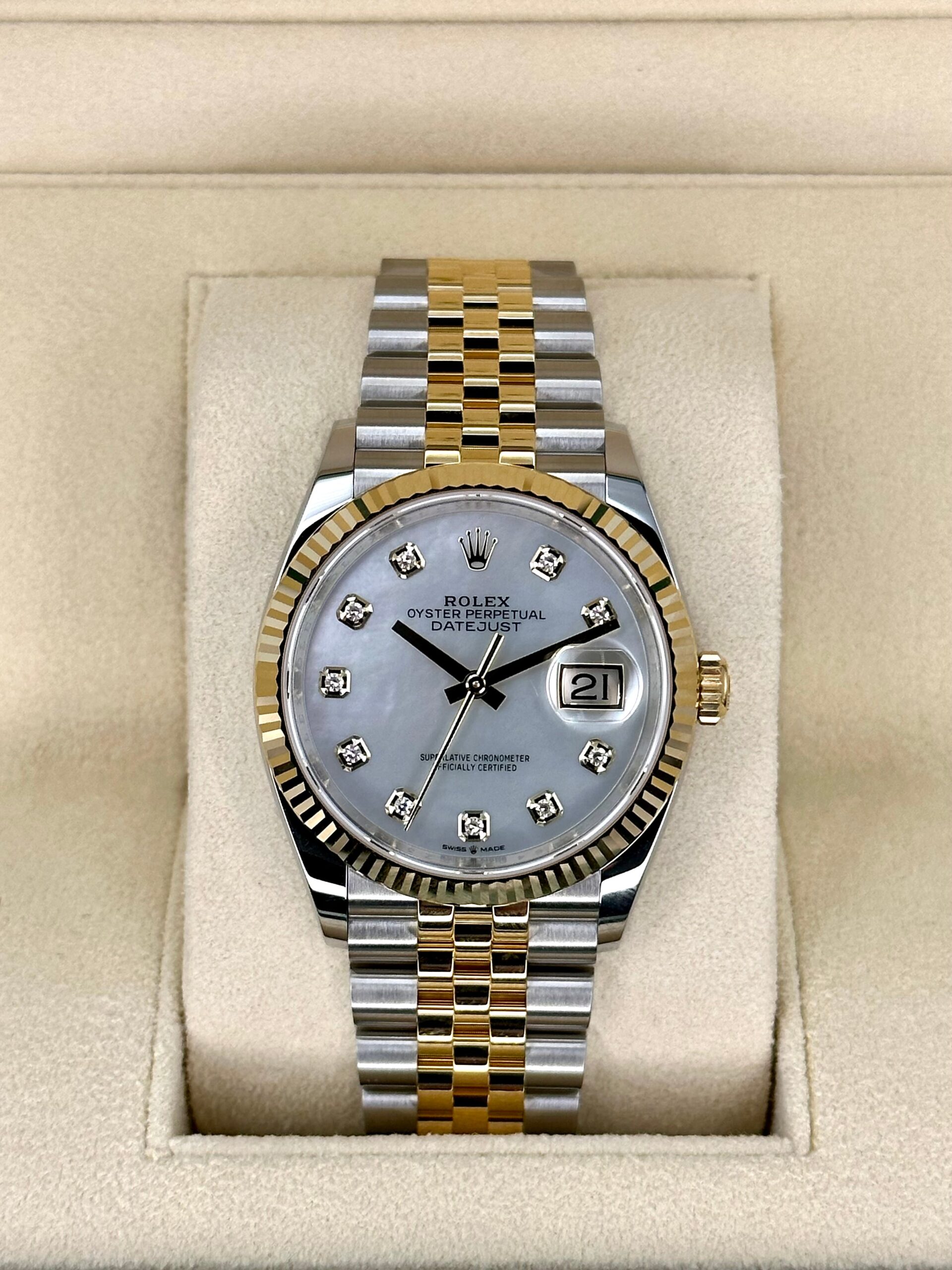 A9ACA0E9-683E-4442-A080-BE9DC04CFBF0.jpg 2023 Rolex Datejust 36mm 126233 Mother of Pearl Diamond Dial (Unworn)