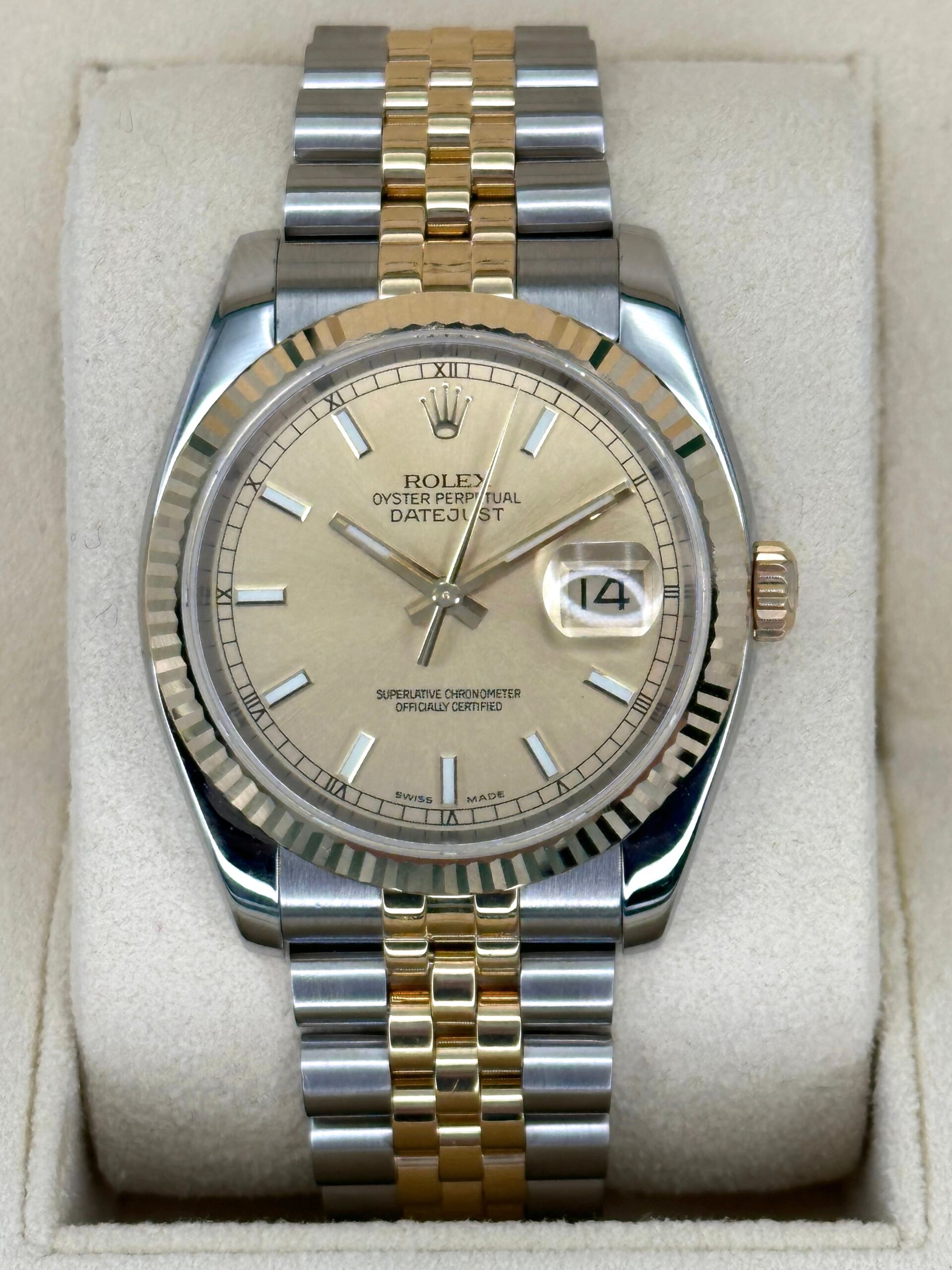 D61FA5D5-83C0-4AEC-92B6-0CDE2C7F9040.jpg 2005 Rolex Datejust 36mm 116233 Two-Tone Jubilee Champagne Dial
