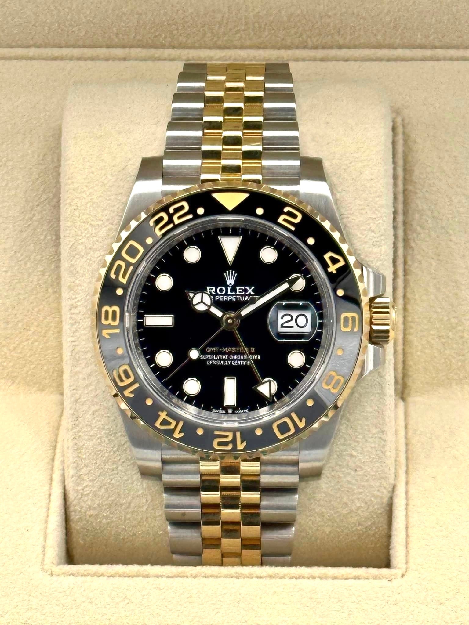 FullSizeRender_e0b8bb51-bf6b-4a32-92f3-a5f8fa6ab9e8.jpg 2023 Rolex GMT-Master II 40mm 126713GRNR Two-Tone Jubilee Black Dial