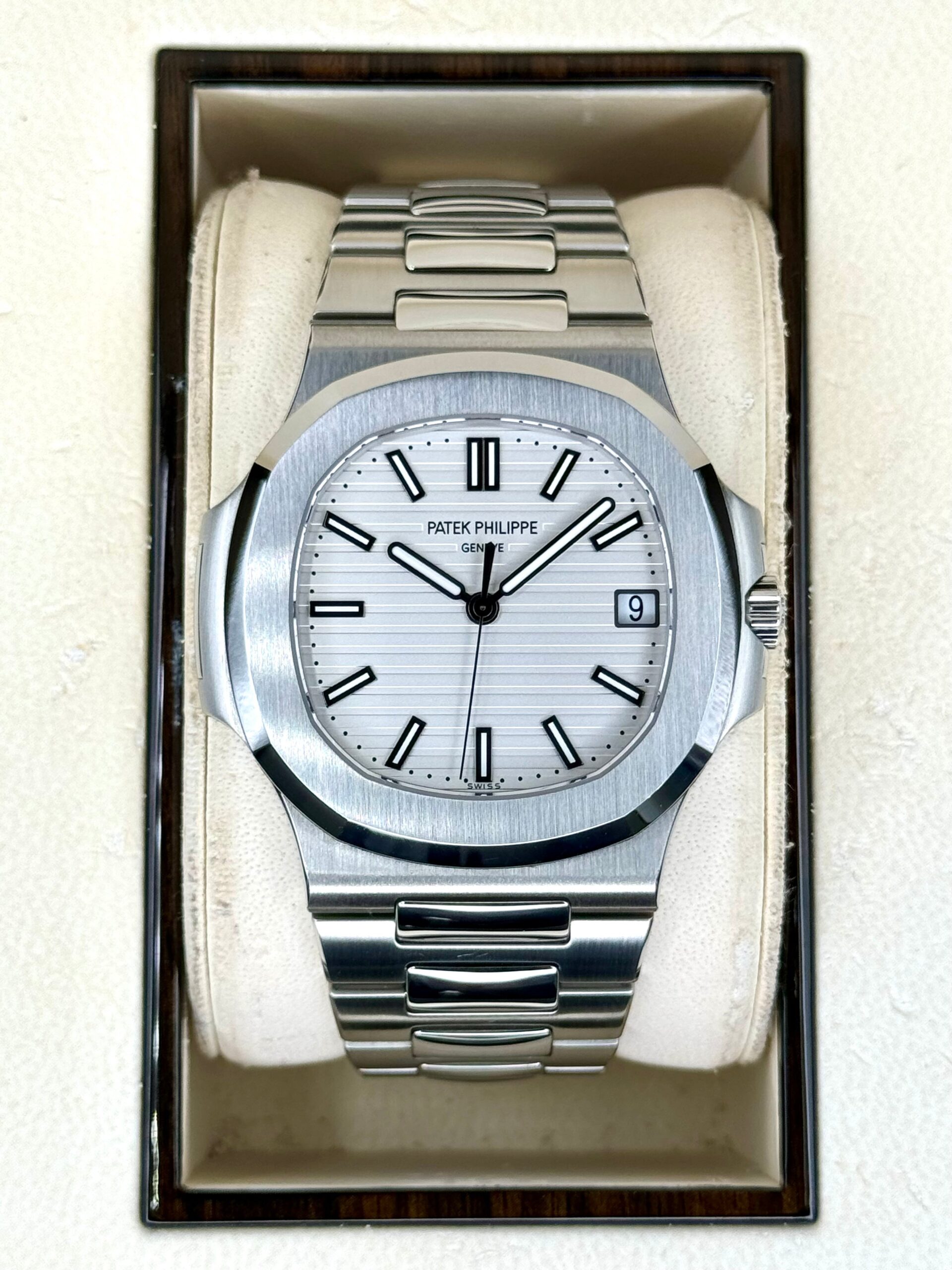 IMG_0673.jpg 2015 Patek Philippe Nautilus 40mm 5711/1A Stainless Steel White Dial
