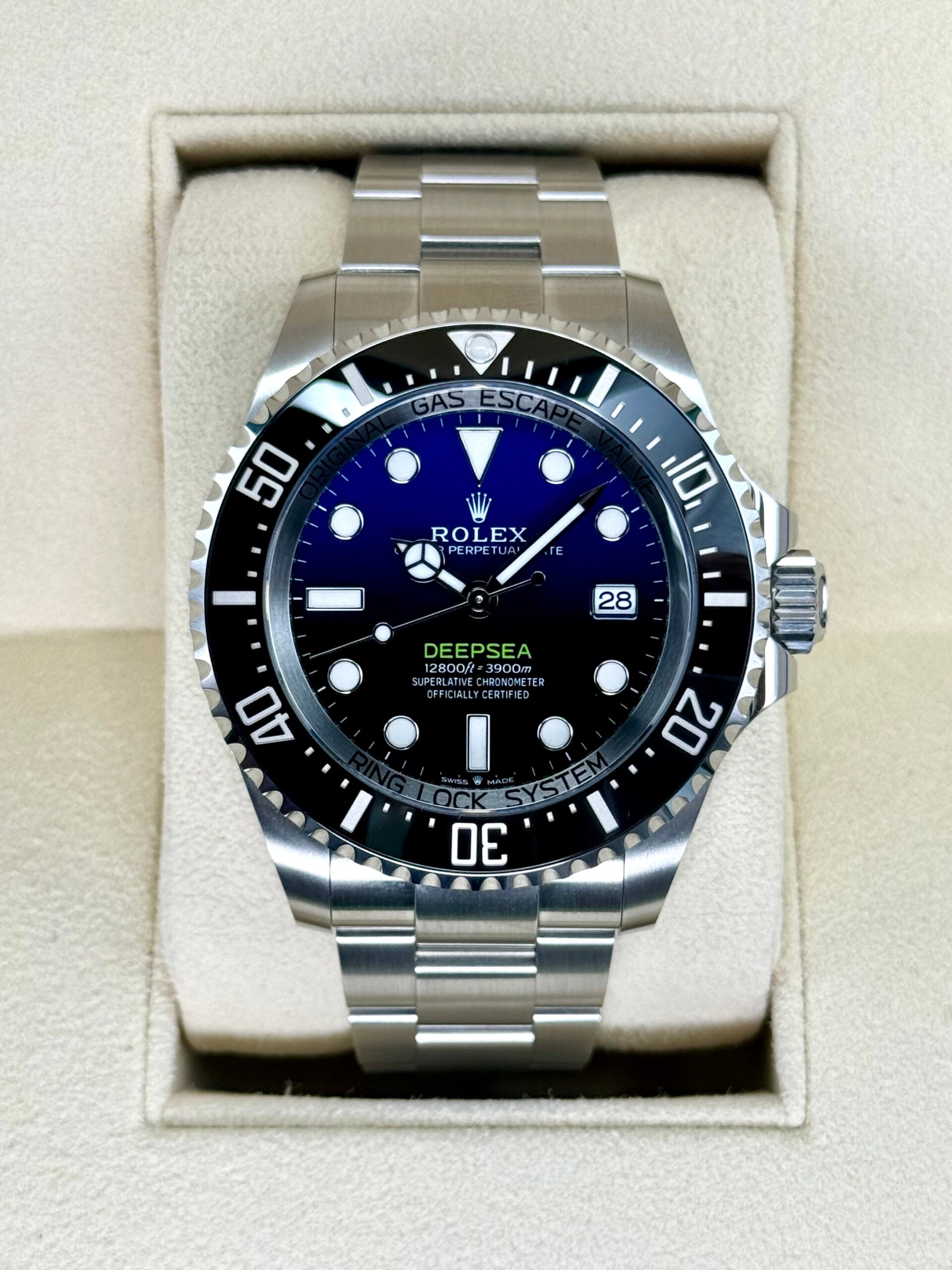 IMG_1157.jpg 2024 Rolex Deepsea James Cameron 44mm 136660 Blue Dial (Unworn)