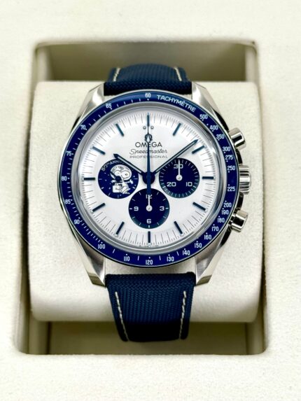 2023 Omega Speedmaster Silver Snoopy Award 310.32.42.50.02.001 (Unworn)