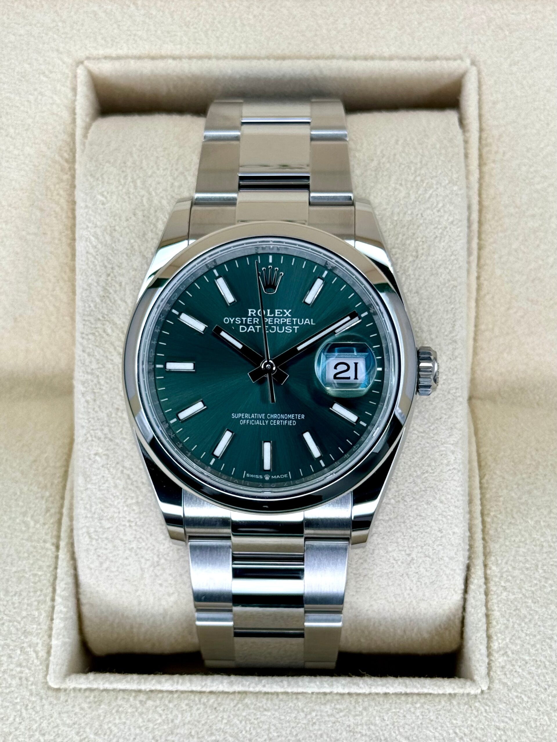 IMG_3877.jpg 2023 Rolex Datejust 36mm 126200 Mint Green Dial (Unworn)