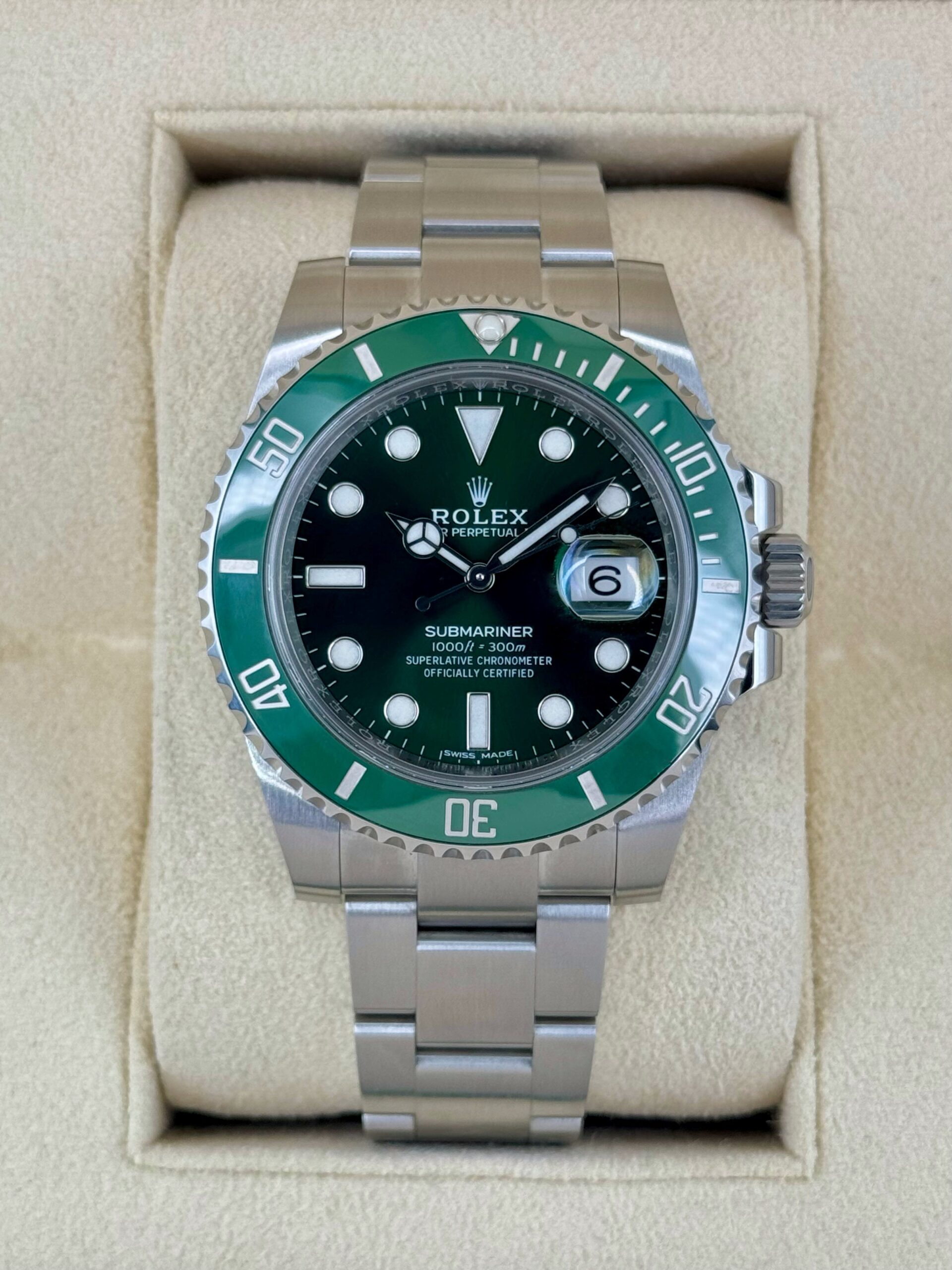 IMG_7055_4e100cab-59d1-4f06-afad-f36776060001.jpg 2017 Rolex Submariner "Hulk" 40mm 116610LV Green Dial