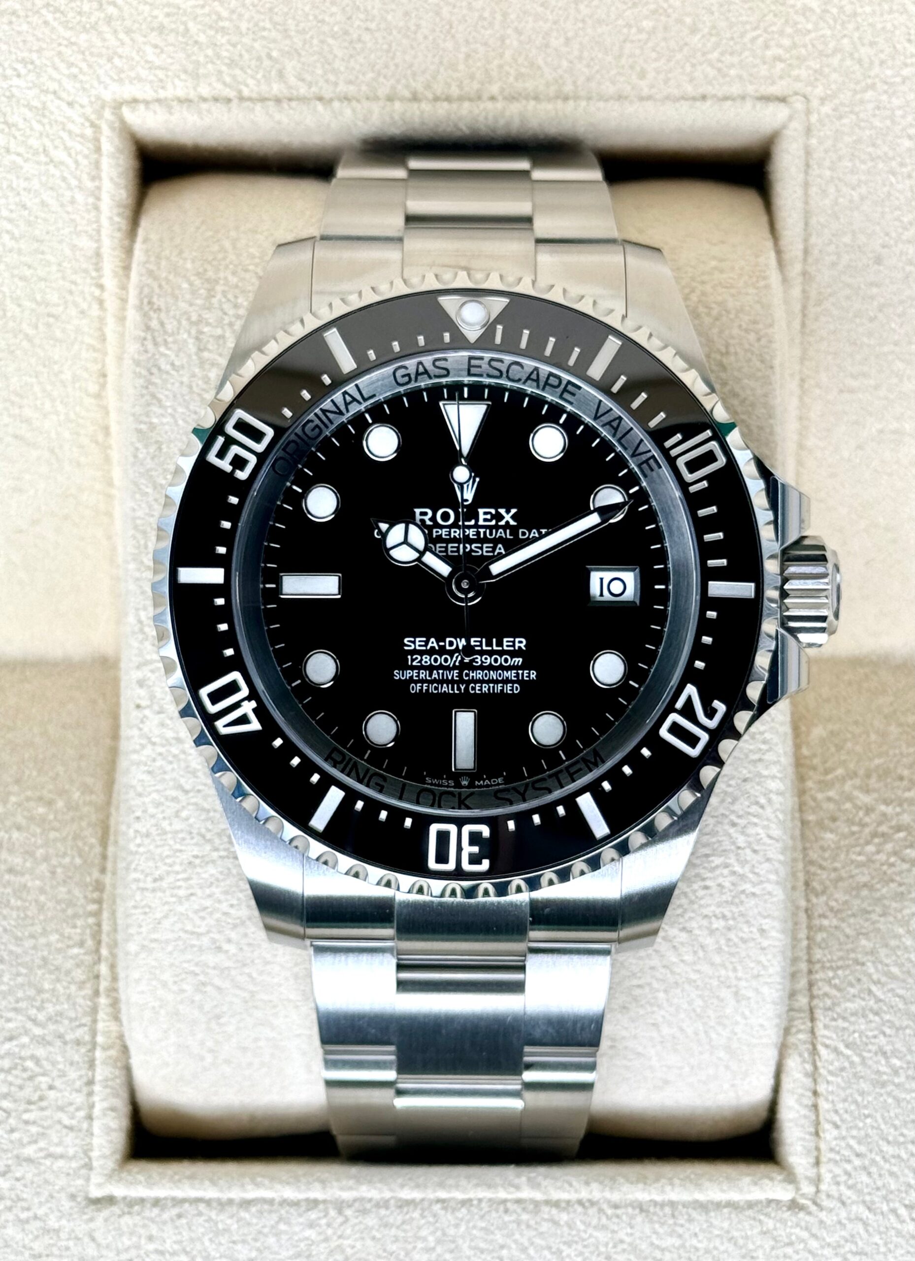 IMG_7127.jpg 2024 Rolex Deepsea 44mm 136660 Stainless Steel Black Dial (Unworn)