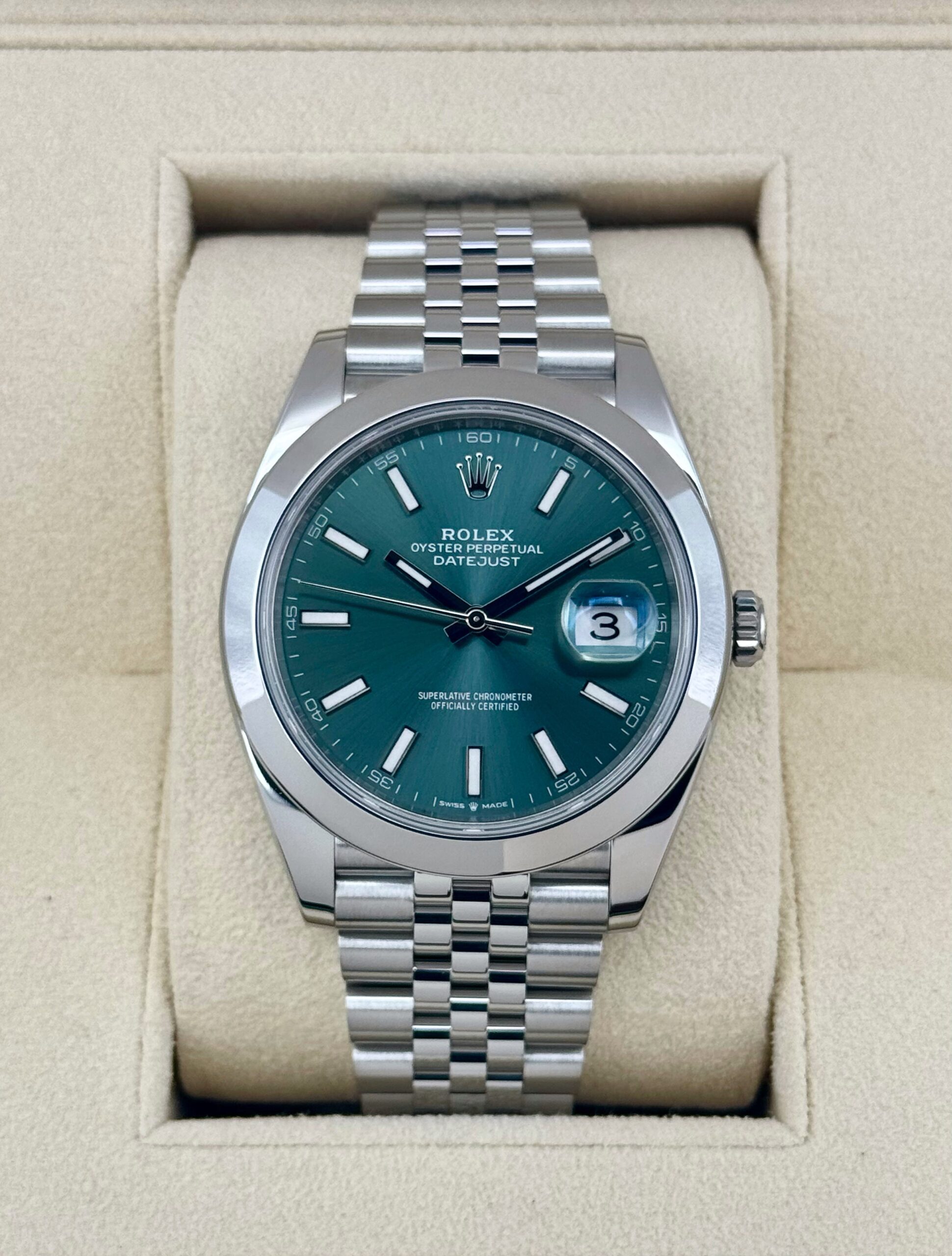 IMG_8069.jpg 2024 Rolex Datejust 41mm 126300 Stainless Steel Jubilee Green Dial
