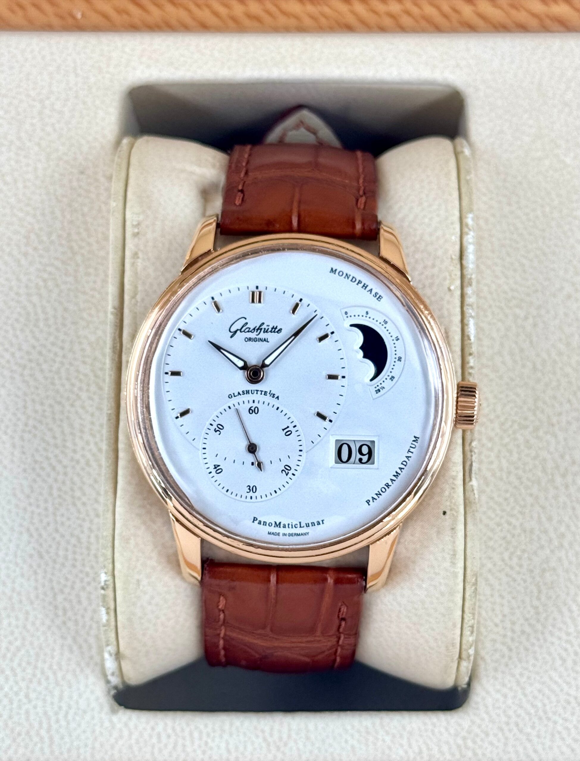 IMG_8609_a2f935d0-d54c-4b6d-84ce-cab47610849b.jpg Glashütte Original PanoMaticLunar 40mm 1-90-02-45-35-62 Red Gold