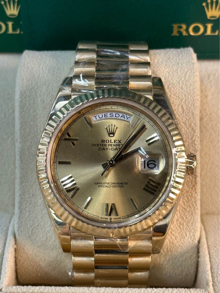rolex-day-date-40mm-228238-18ct-yellow-gold-champagne-roman-numeral-dial-with-box-no-card-40819039011093.jpg Rolex Day-Date 40mm 228238 Presidential Champagne Dial